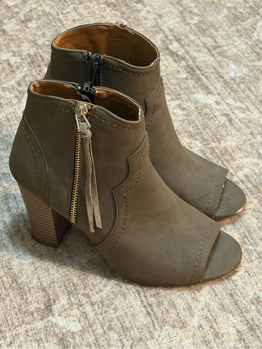 XOXO open toe ankle booties size 7.5✨
